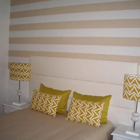 Guest house Quartos Madeira Nazare