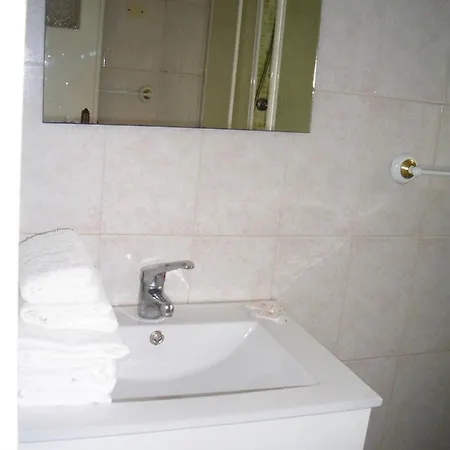 Quartos Madeira Guest house *